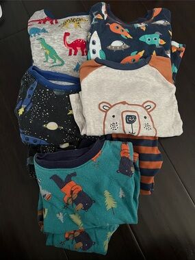 Toddler boy 18m lot of 5 2 piece pajamas